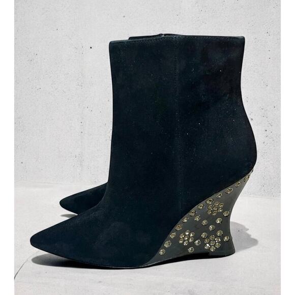 NWOT Tory Burch Suede Crystal Embellished Booties Size 6.5M - Picture 1 of 9